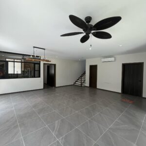 aa94c501 a99f 40a3 9bcf 54df6f6ca111